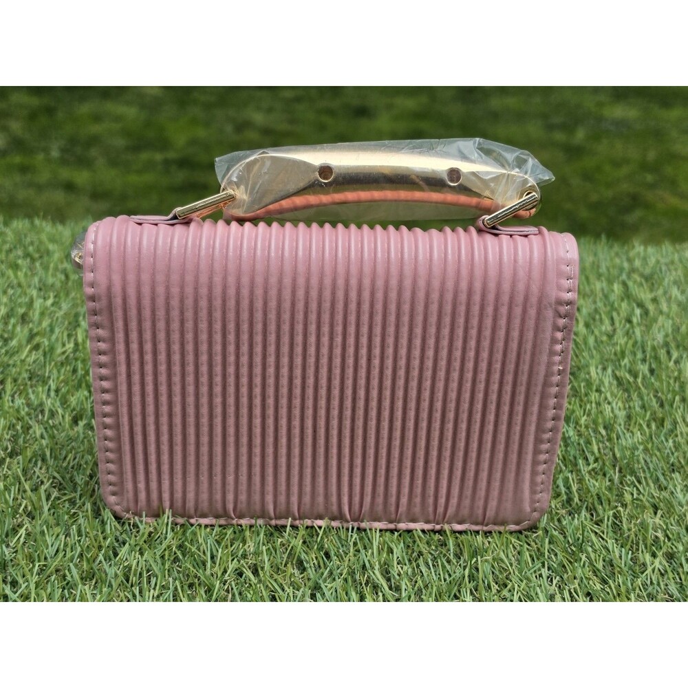 NWOT Bebe BLUSH PINK RAELYNN CROSSBODY CLUTCH W/GOLD METAL HANDLE Shoulder Strap - Picture 7 of 13
